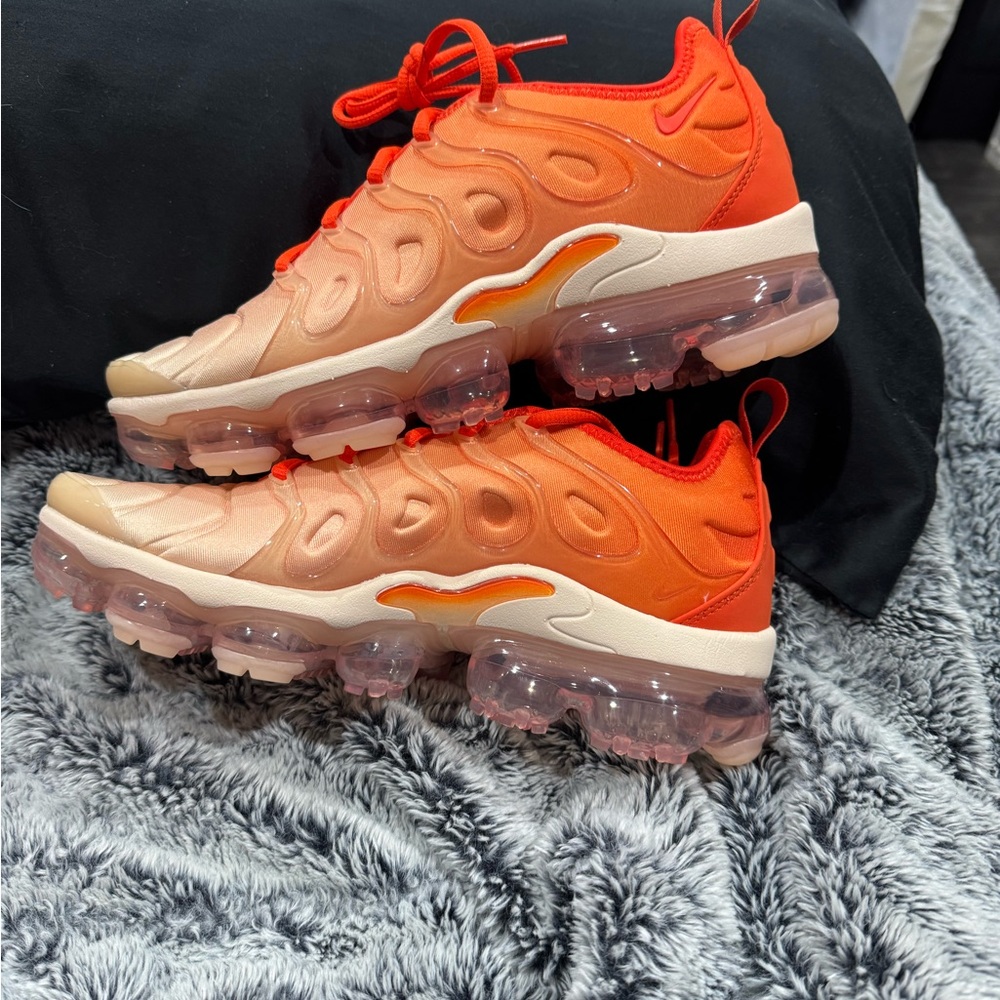 Nike  vapormax plus rare color brand new in box womans but men can wear too.